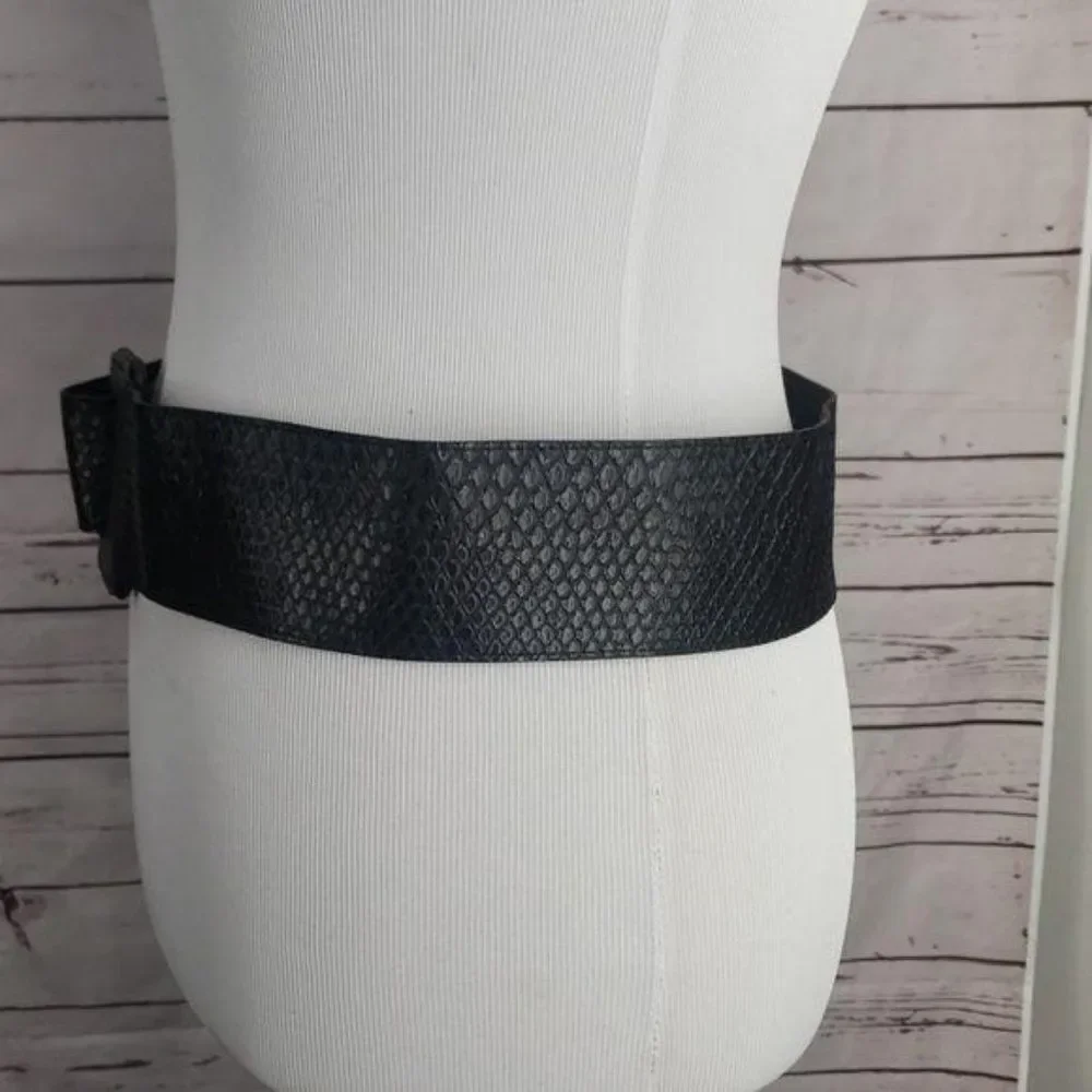 Vintage 80s Style Wide Black Waist‎  Hook Loop Belt